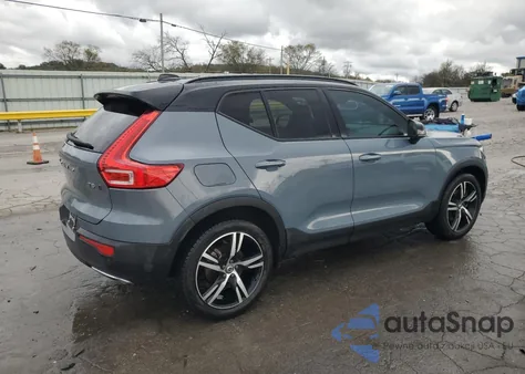 2020 Volvo Xc40 T5 R-Design z USA, uszkodzony, nr VIN YV4162UM6L2336690